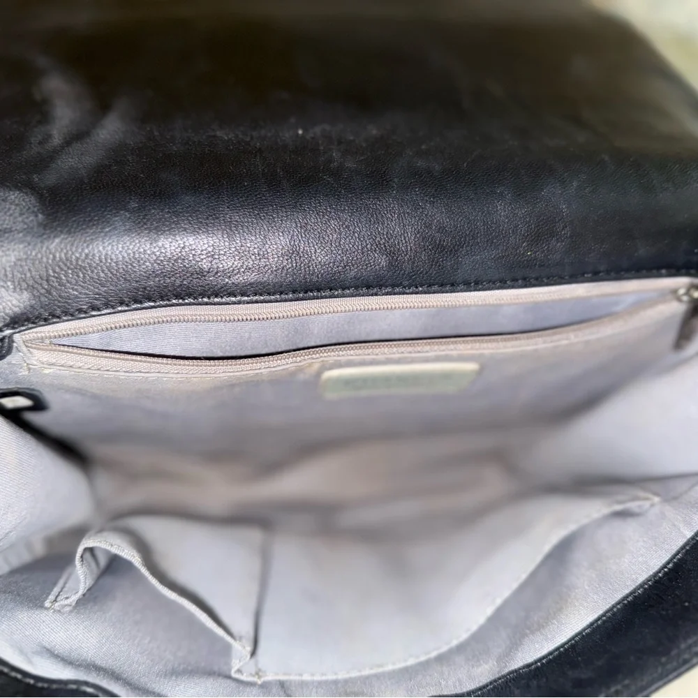 Chanel Black Crossbody Bag with Iconic Quilting - Picture 7 of 14